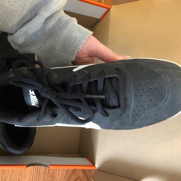 Nike Cleats - Picture 2 of 4